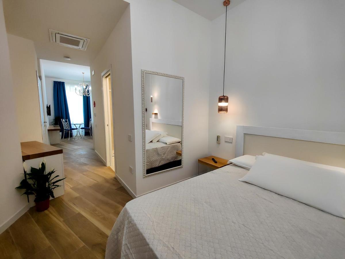Aquamar Bed And Breakfast Crotone Eksteriør billede