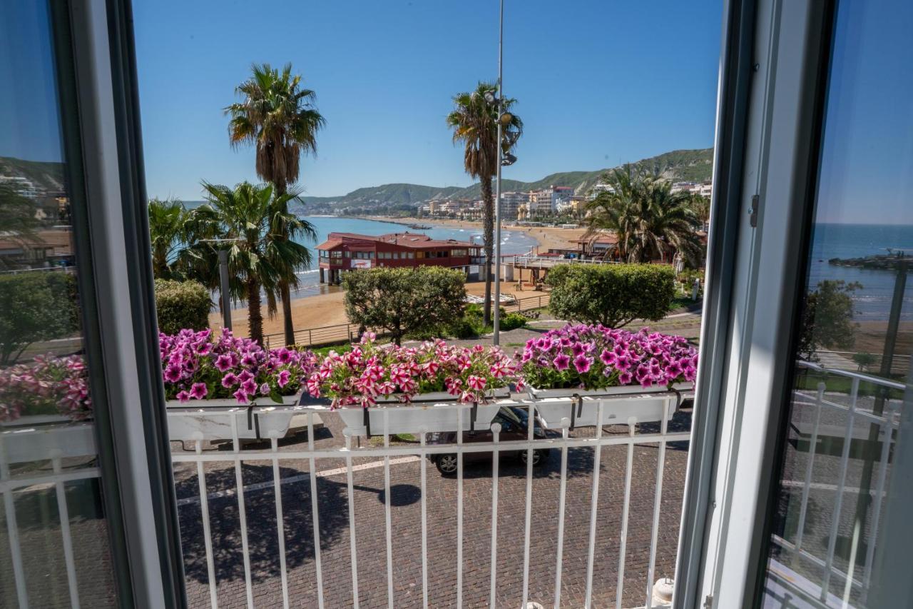 Aquamar Bed And Breakfast Crotone Eksteriør billede